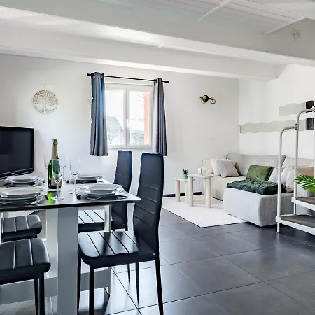 Le Duplex Des Vignes, Ideal Pro, Confortable Et Paisible Dans Le Sundgau En Sud Alsace, Aeroport Bale-mulhouse A 25 Mn En Voiture, Arrivee Autonome, Wi Fi Debit, 2 Places De Parking Gratuit Apartment *