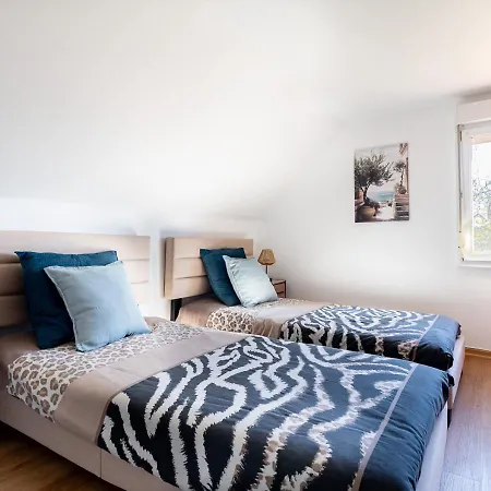 Le Duplex Des Vignes, Ideal Pro, Confortable Et Paisible Dans Le Sundgau En Sud Alsace, Aeroport Bale-mulhouse A 25 Mn En Voiture, Arrivee Autonome, Wi Fi Debit, 2 Places De Parking Gratuit * Waldighoffen